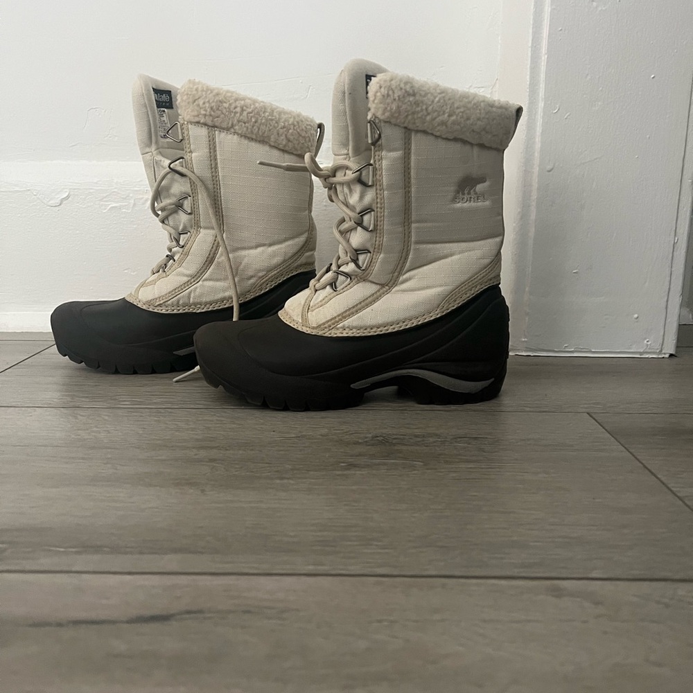 Sleep Snow Boots - Picture 2 of 5